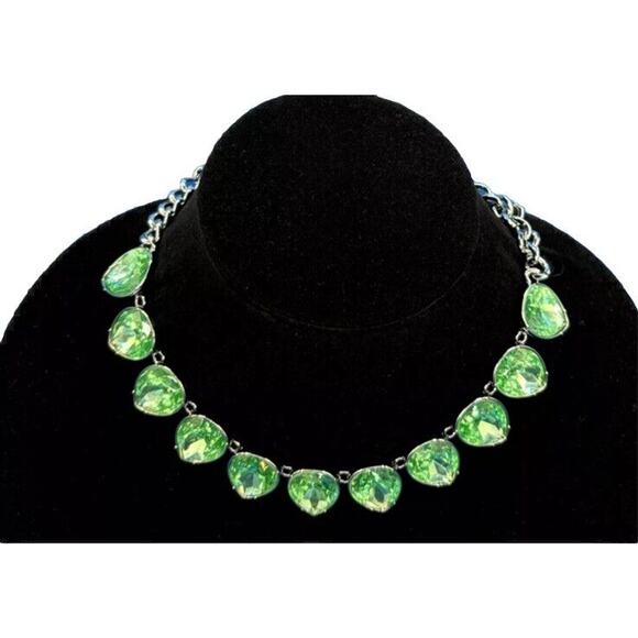 Simply Vera Vera Wang Green Necklace Faceted Shiny Teardrops Silver Tone $38 NEW - Picture 2 of 6